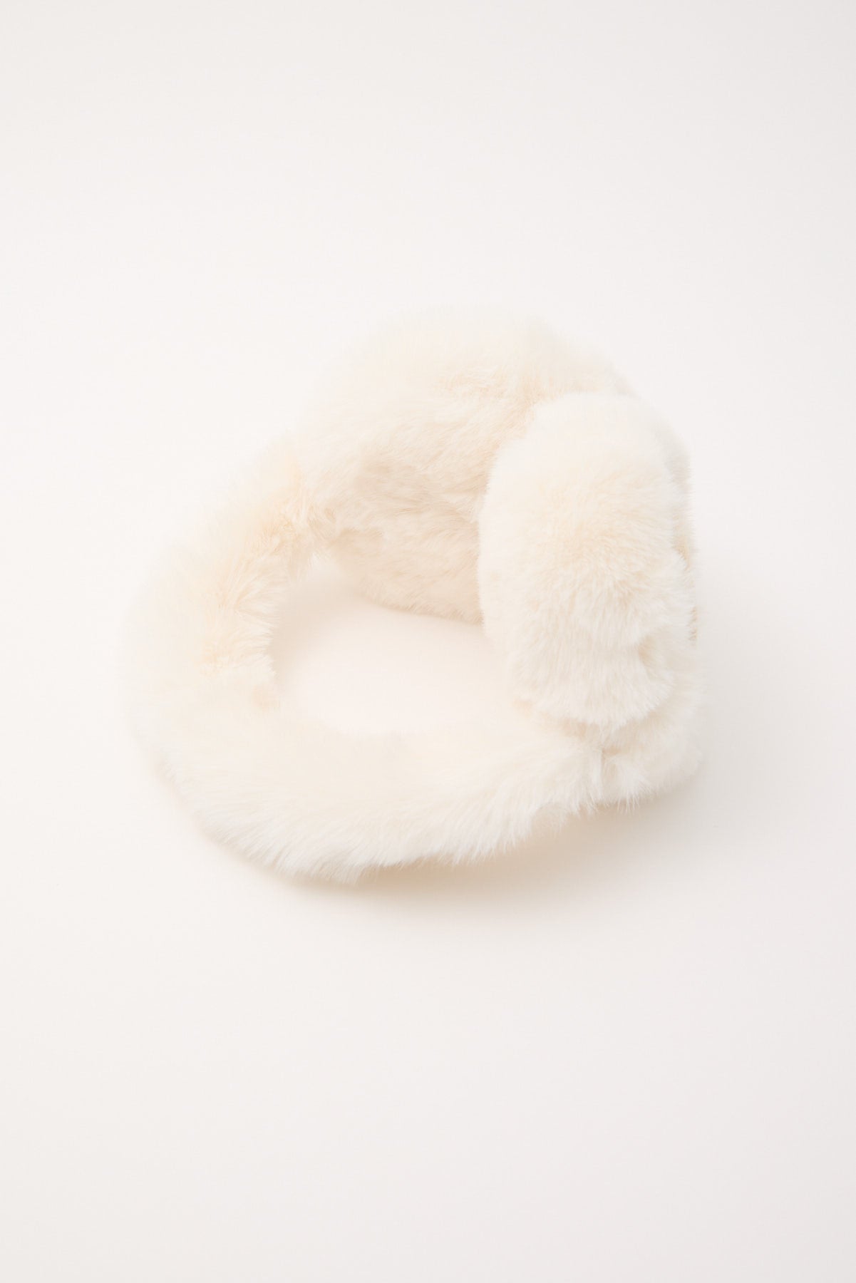 Token Kumo Fluffy Ear Muffs White/Tan